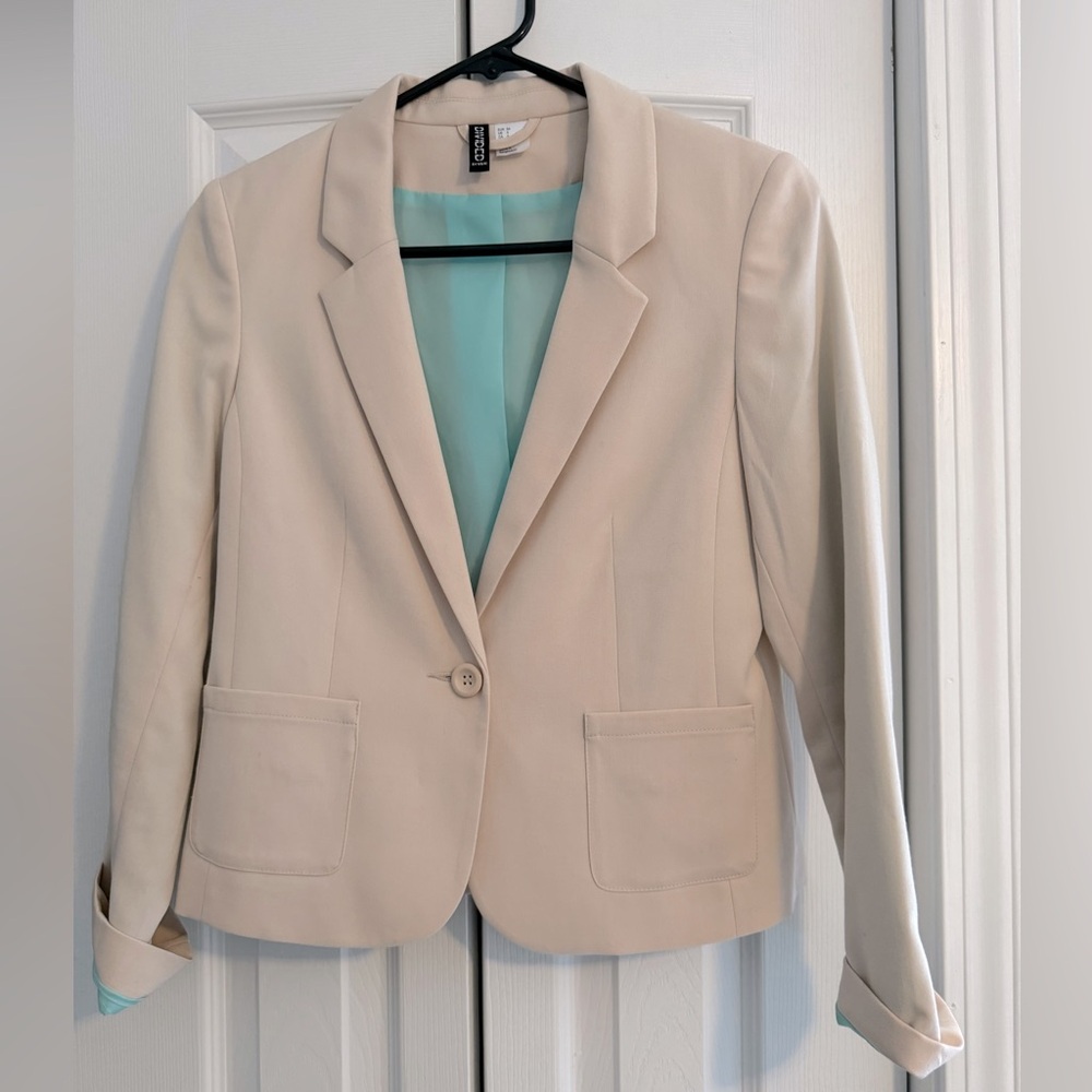 Divided by H&M, tan fitted Blazer, size 6.